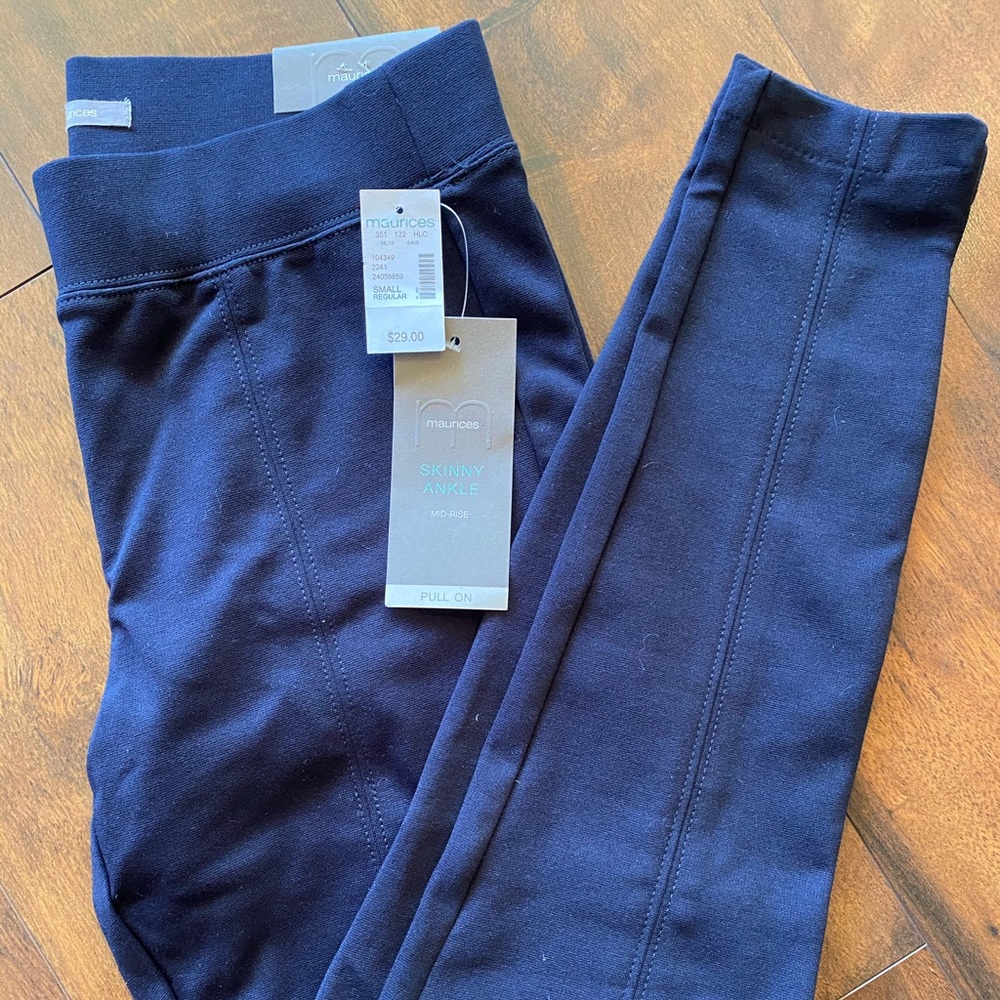 NWT Maurices navy pull on skinny pants